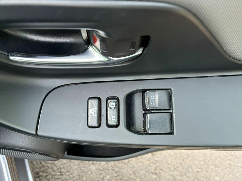 Toyota Yaris Hatchback Grey #19