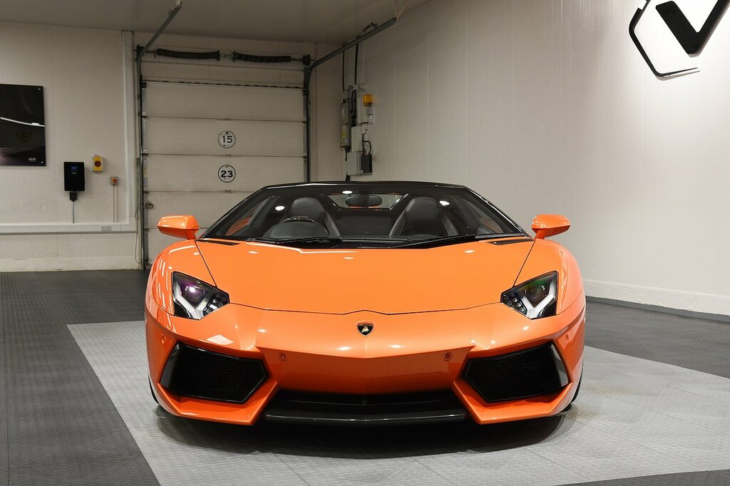 Lamborghini Aventador Lp 700-4 Roadster White #30