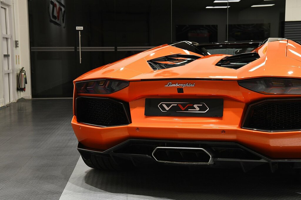 Lamborghini Aventador Lp 700-4 Roadster White #42