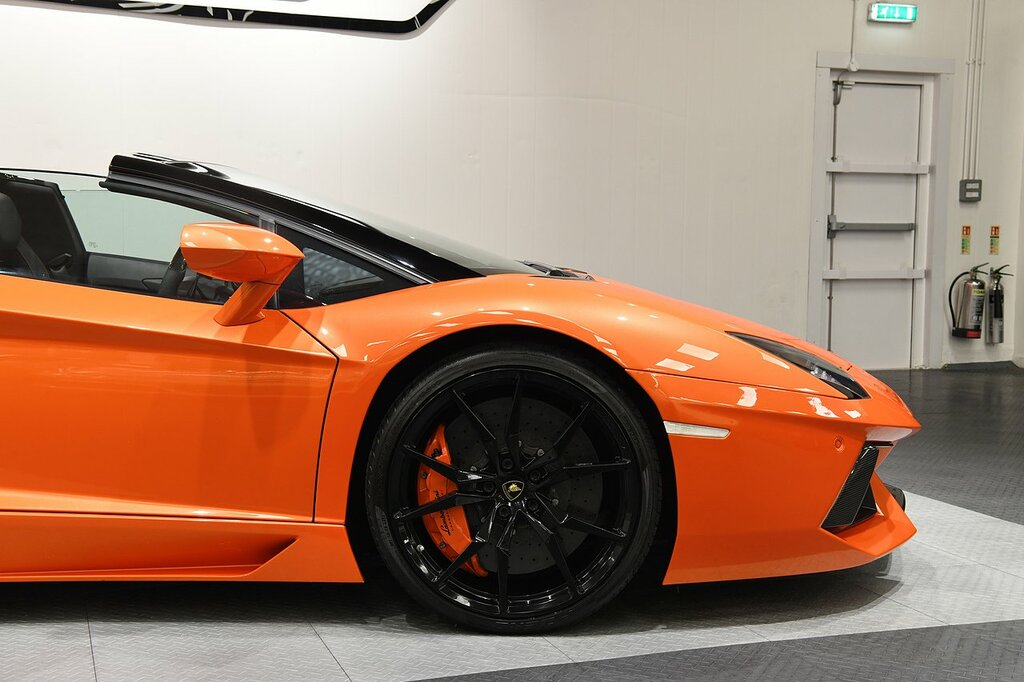 Lamborghini Aventador Lp 700-4 Roadster White #36