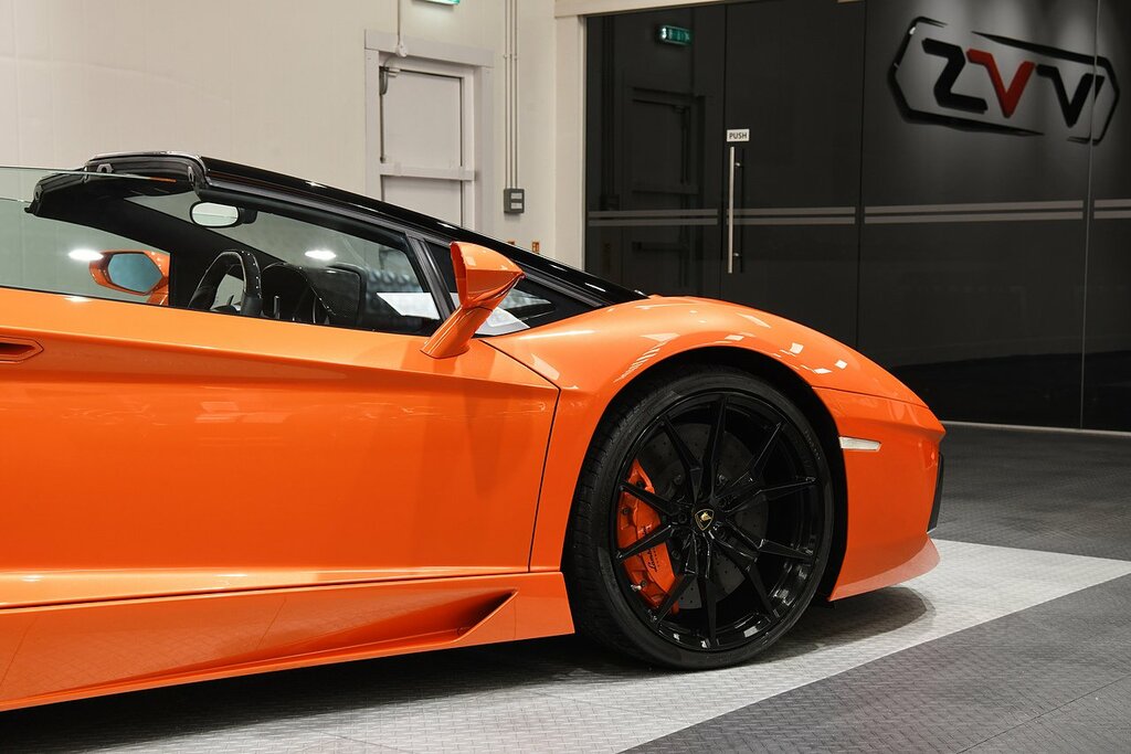 Lamborghini Aventador Lp 700-4 Roadster White #37