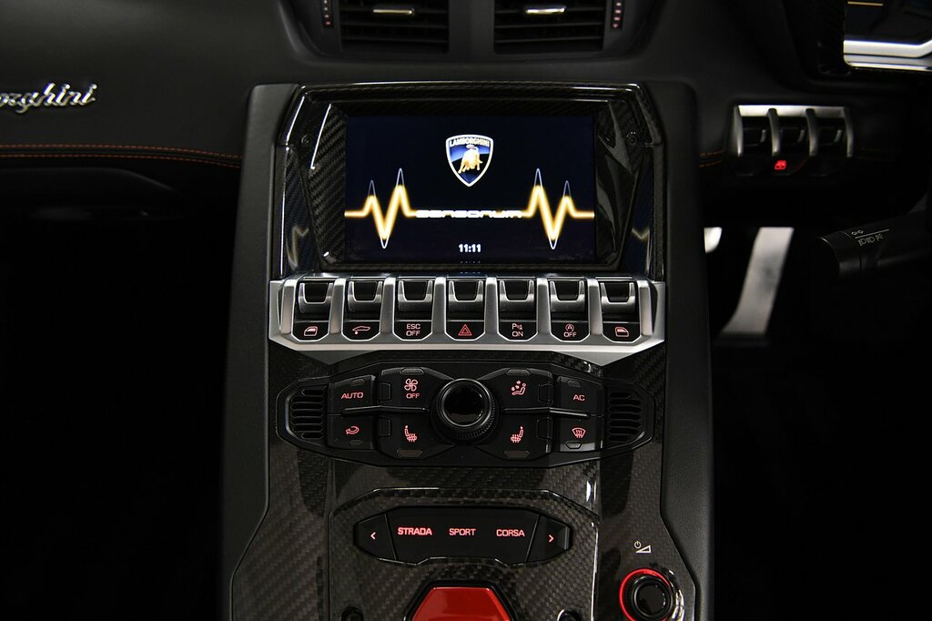 Lamborghini Aventador Lp 700-4 Roadster White #20