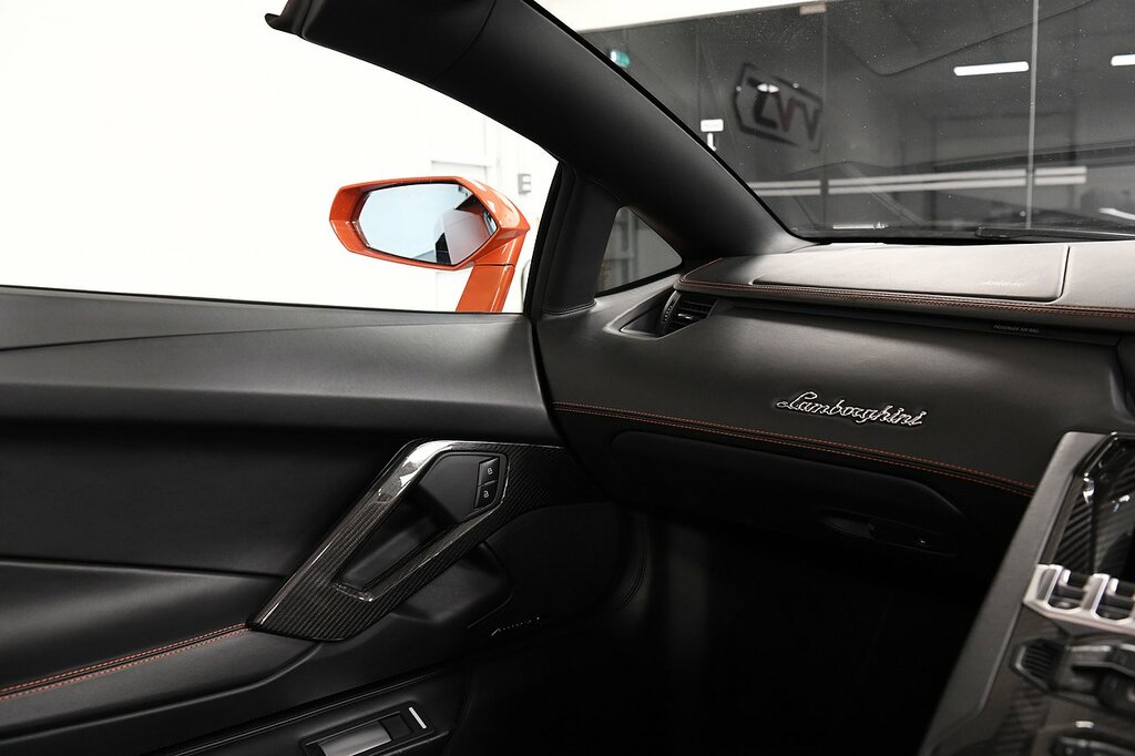Lamborghini Aventador Lp 700-4 Roadster White #14