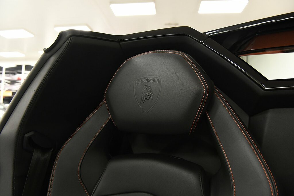 Lamborghini Aventador Lp 700-4 Roadster White #9