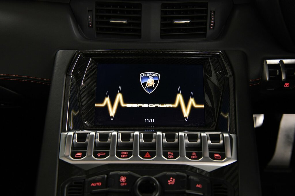 Lamborghini Aventador Lp 700-4 Roadster White #22