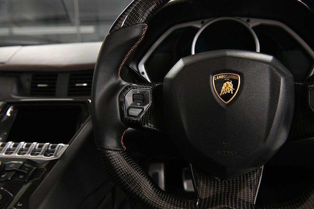 Lamborghini Aventador Lp 700-4 Roadster White #23
