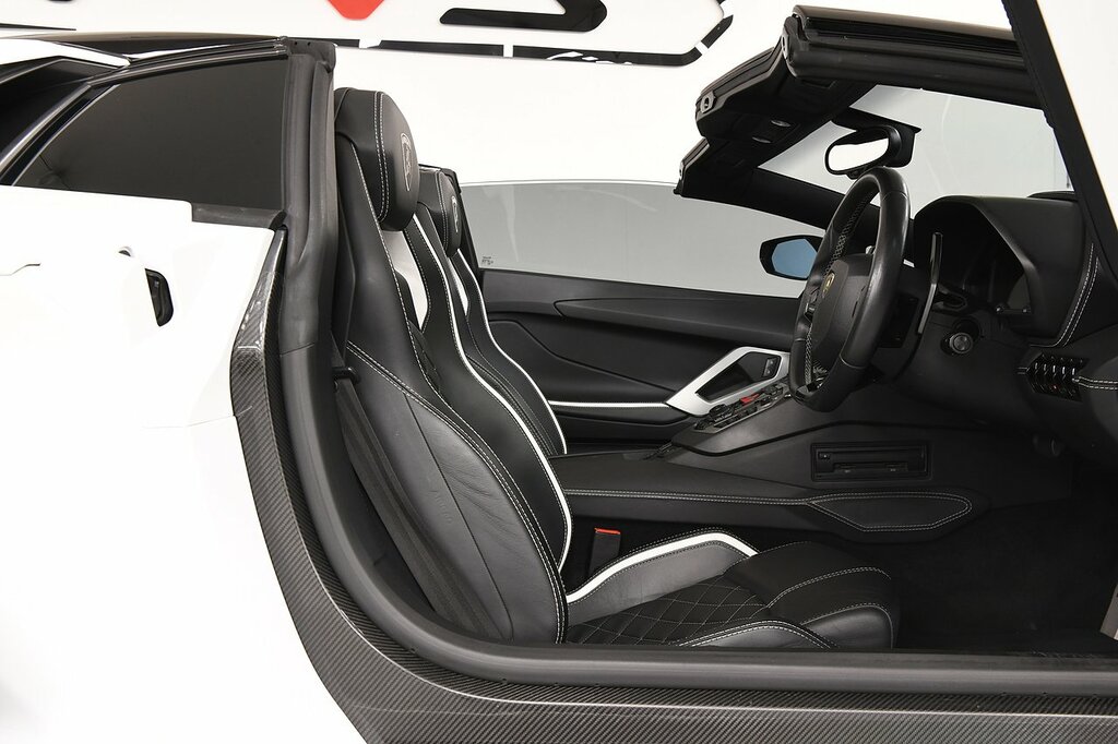 Lamborghini Aventador Lp740-4 S Roadster White #6