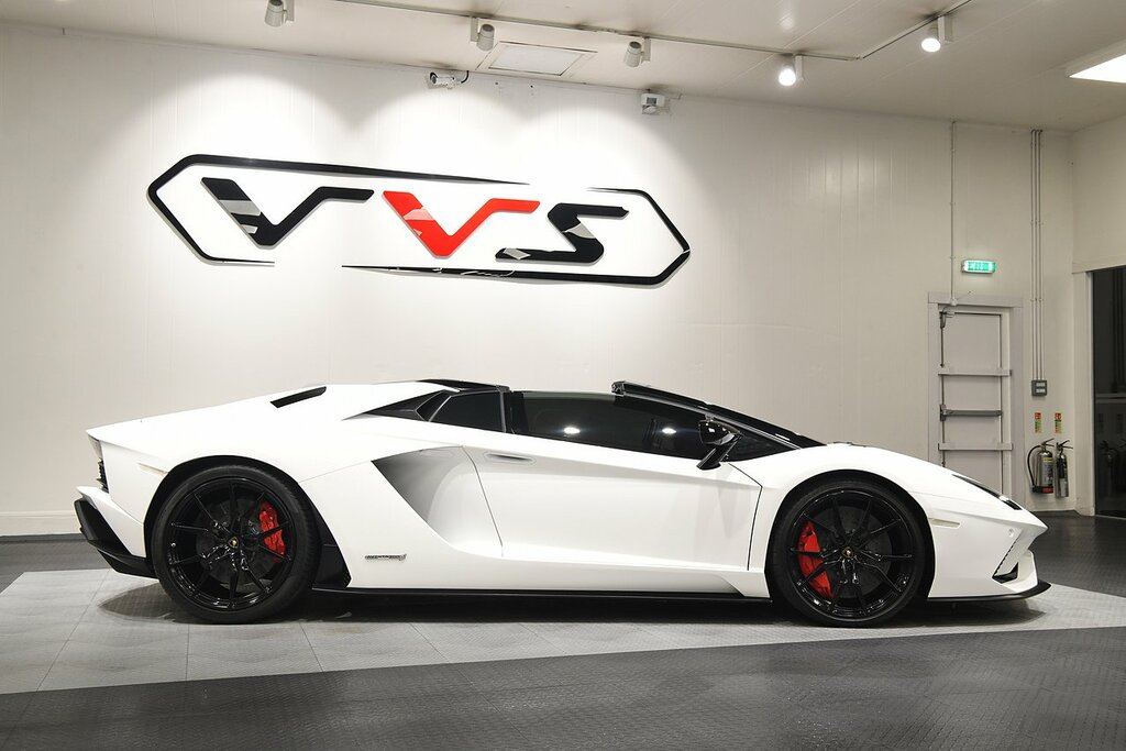 Lamborghini Aventador Lp740-4 S Roadster White #2