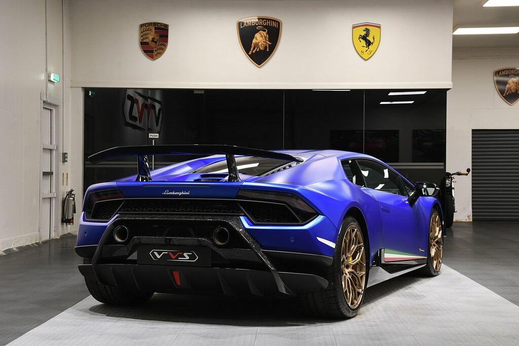 Lamborghini Huracan Lp 640-4 Performante Blue #3