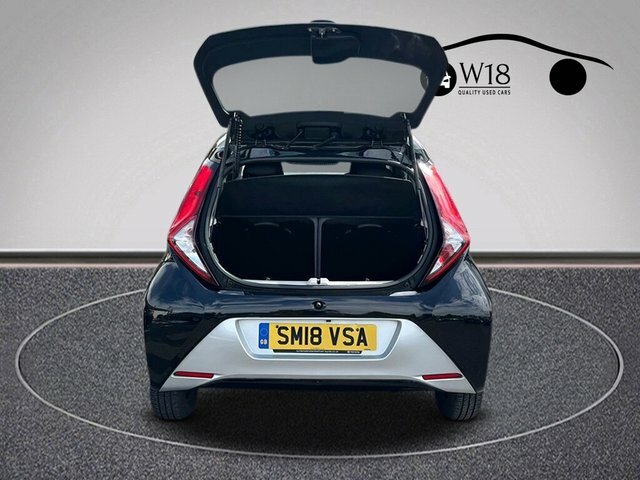 Toyota Aygo Vvt-i X-play Hatchback SM18VSA Black #5