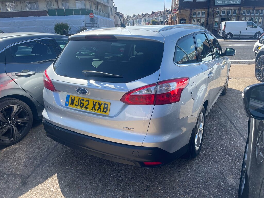 Ford Focus 1.6 Zetec Estate Powershift Euro 5 125 Silver #4