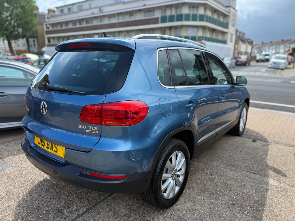 Volkswagen Tiguan 2.0 Tdi Bluemotion Tech Match Suv Dsg 4 YP14THV Blue #4