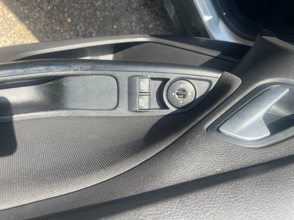 Ford Focus 1.6 Zetec Hatchback Powershift Euro 5 BG64FFO Silver #6