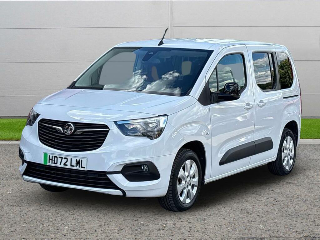 Vauxhall Combo-e Life 50Kwh Design 7.4Kw Charger White #3