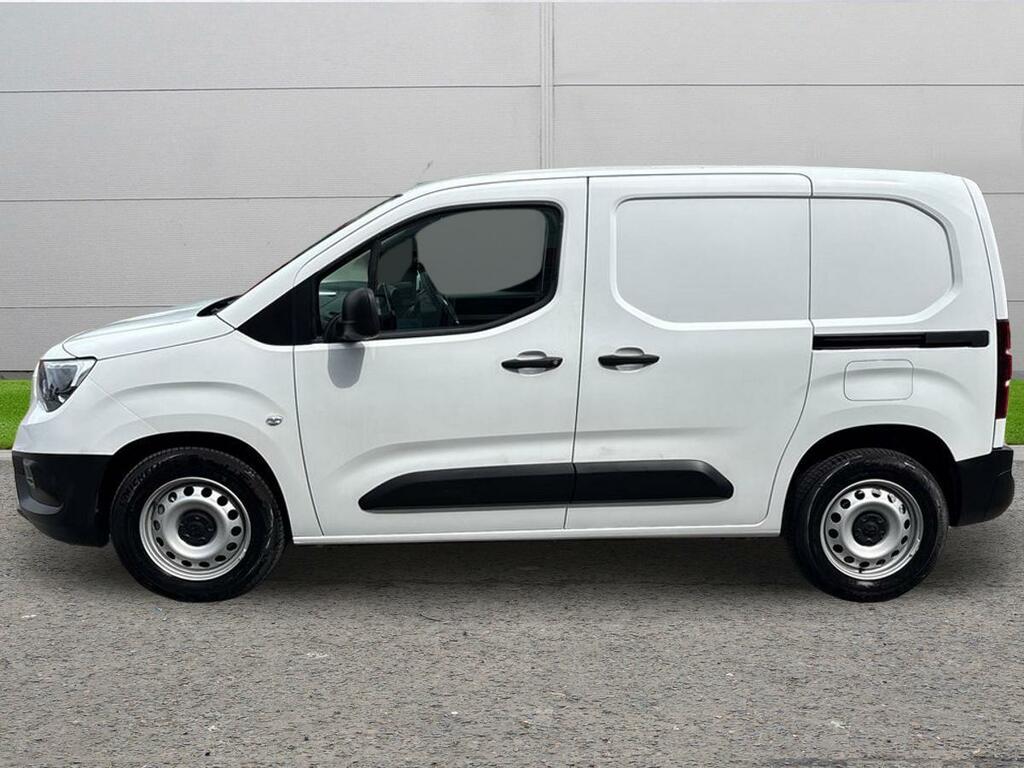 Vauxhall Combo-e Life 2300 50Kwh Prime L1 7.4Kw Charger White #4