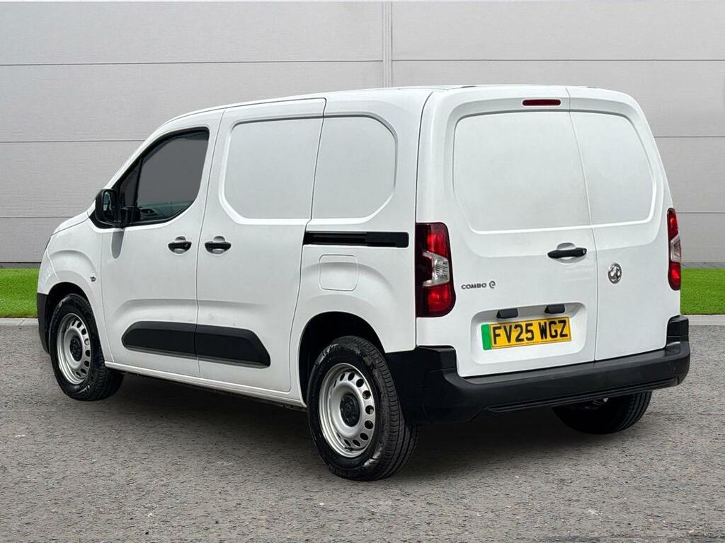 Vauxhall Combo-e Life 2300 50Kwh Prime L1 7.4Kw Charger White #5