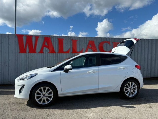 Ford Fiesta Hatchback CE70YOJ White #4