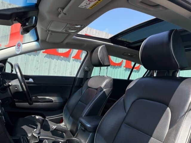 Kia Sportage Suv AP66NBM White #3