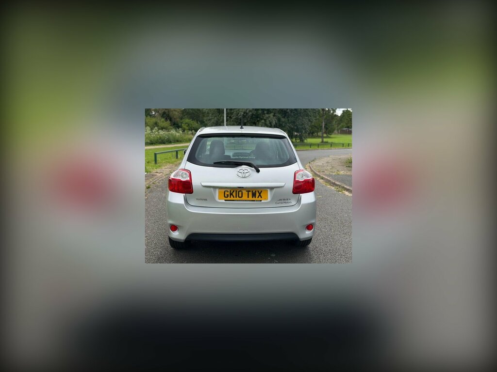Toyota Auris Valvematic Tr Mm Silver #2