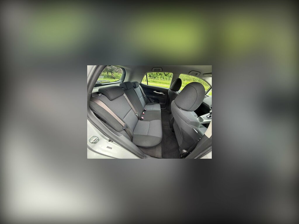 Toyota Auris V-matic Tr Hatchback Red #9