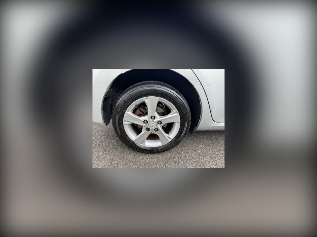 Toyota Auris Valvematic Tr Mm Silver #4