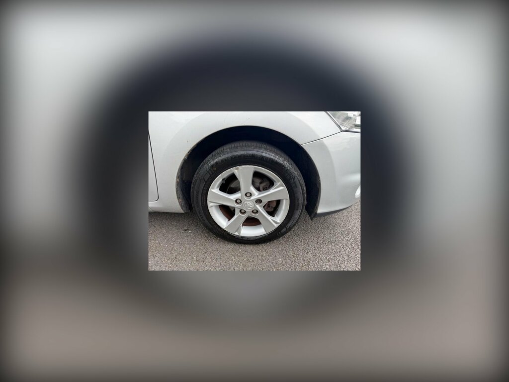 Toyota Auris Valvematic Tr Mm Silver #5