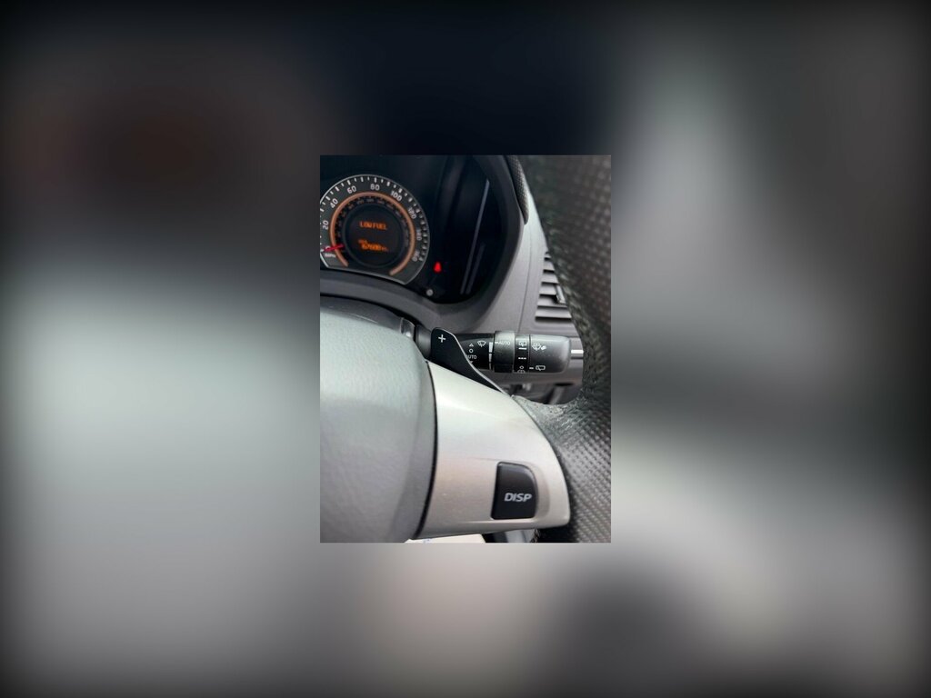 Toyota Auris V-matic Tr Hatchback Red #16