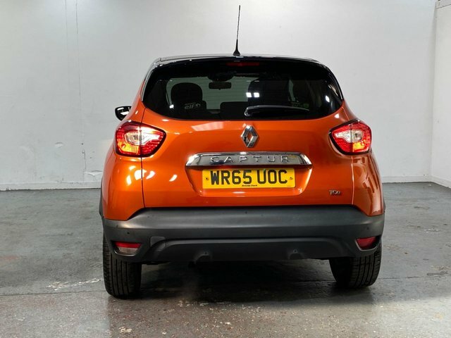 Renault Captur Hatchback Red #8
