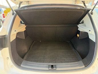 MG ZS 1.5 Vti-tech Exclusive Euro 6 Ss White #38