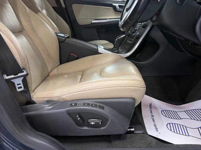 Volvo XC60 Estate White #16