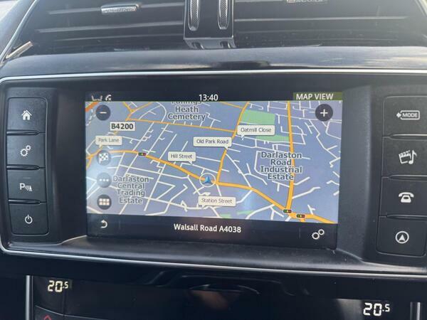 Jaguar XE Xe R-sport I Green #15