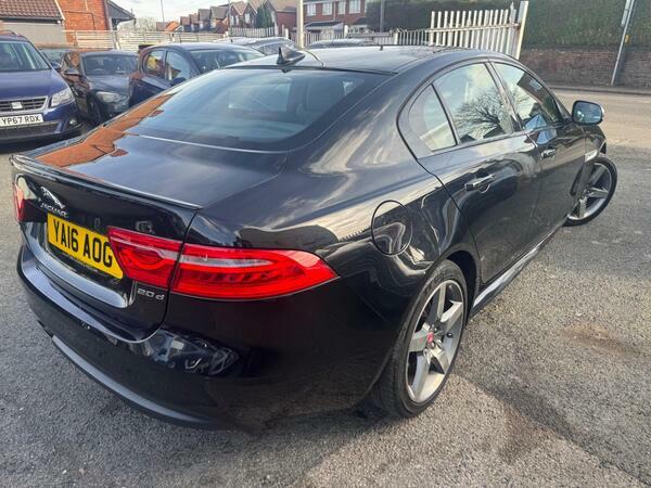 Jaguar XE Xe R-sport I Green #7