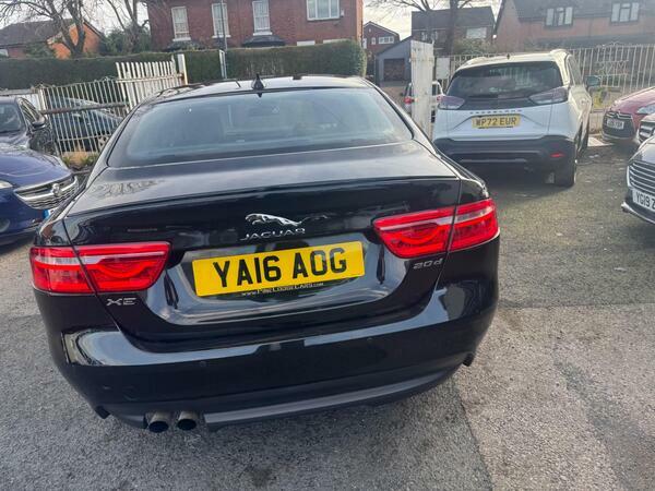 Jaguar XE Xe R-sport I Green #8