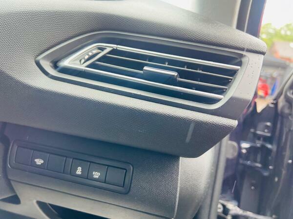 Peugeot 308 308 Active E-thp White #24