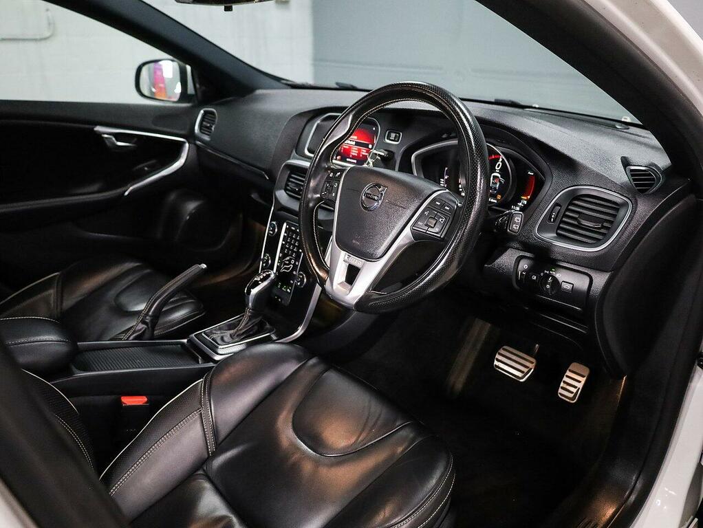 Volvo V40 D4 R-design Pro Hatchback KY18MUU White #3
