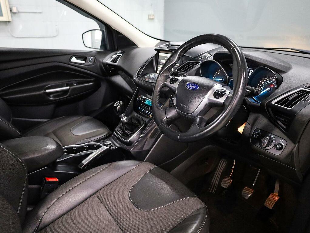 Ford Kuga Tdci Titanium Sport Suv White #3