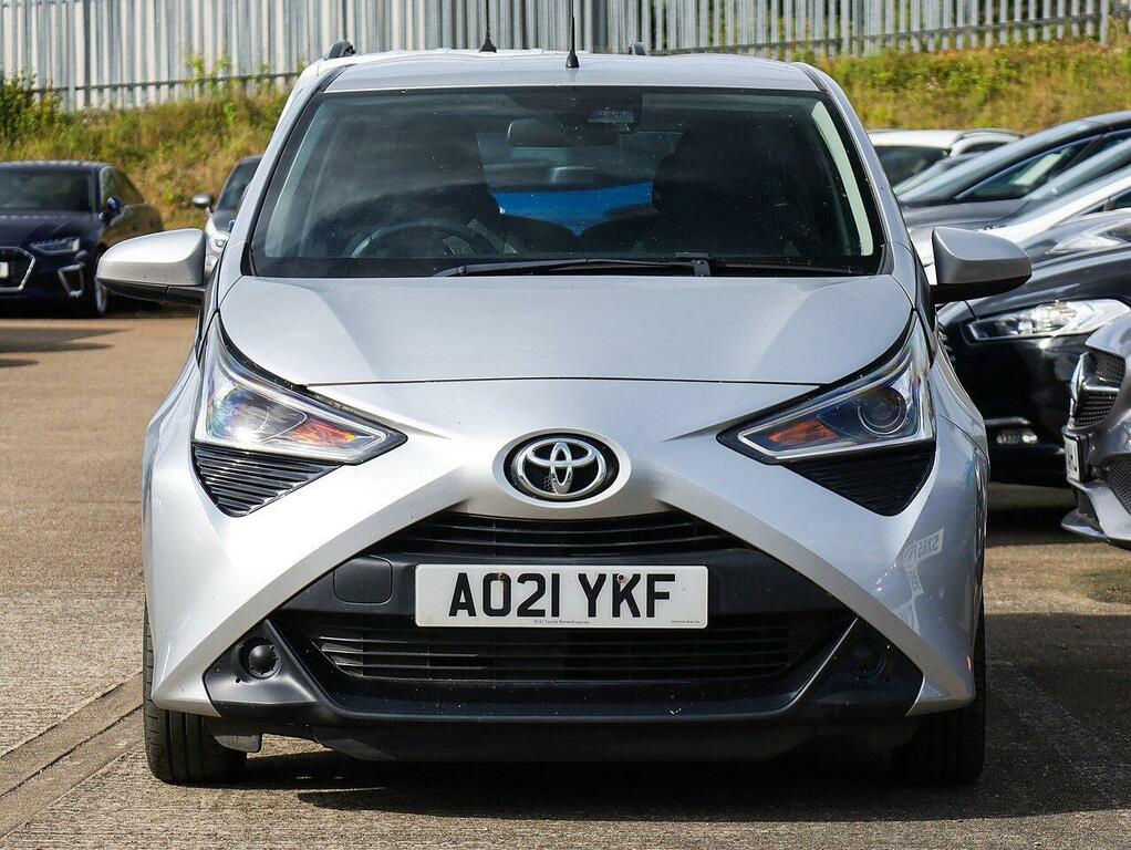 Toyota Aygo Vvt-i X-play Hatchback Silver