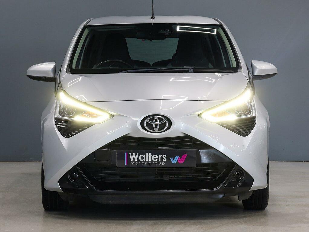 Toyota Aygo Vvt-i X-play Hatchback Silver