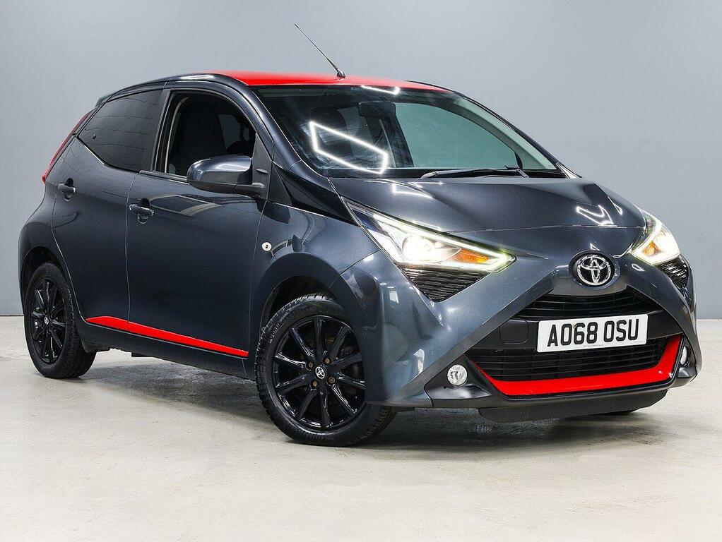 Toyota Aygo Vvt-i X-press Hatchback A068OSU Grey #2