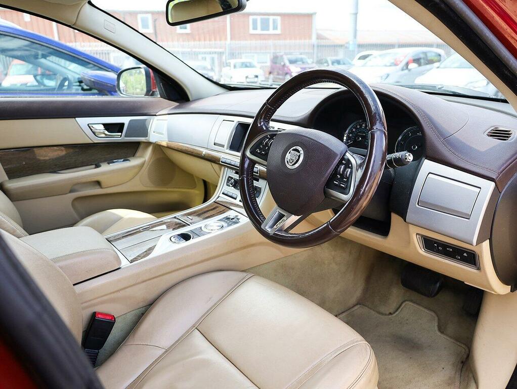 Jaguar XF Premium Luxury 2.2 Red #2