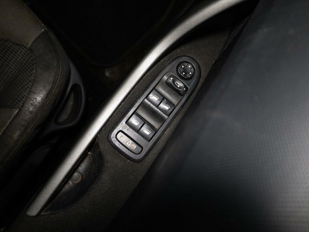 Peugeot 308 E-hdi Active Black #24