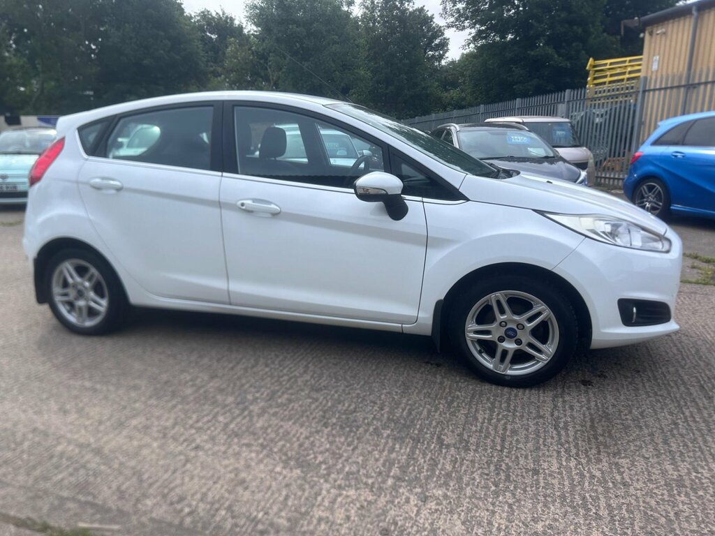 Ford Fiesta 1.5 Tdci Zetec Euro 5 White #2