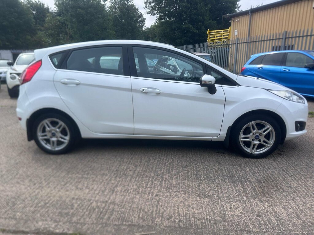 Ford Fiesta 1.5 Tdci Zetec Euro 5 White #3