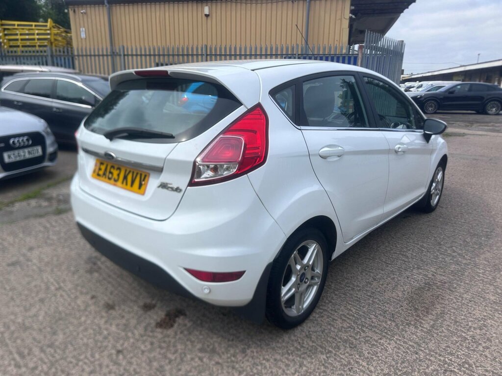 Ford Fiesta 1.5 Tdci Zetec Euro 5 White #4