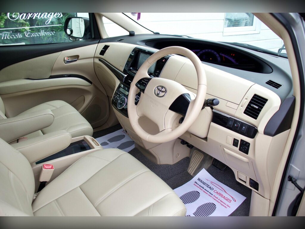 Toyota Estima Mpv White #16