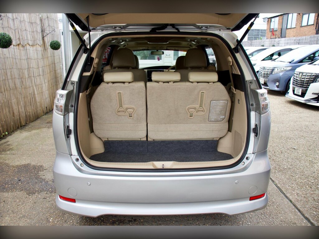 Toyota Estima Mpv White #11