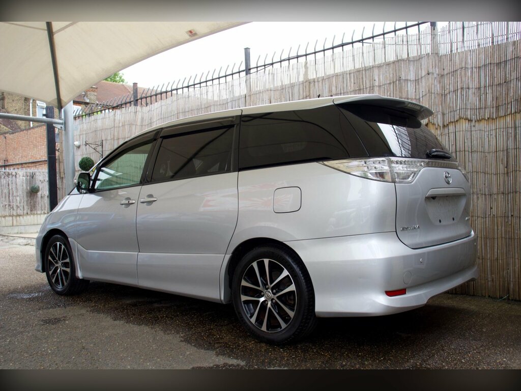 Toyota Estima Mpv White #7