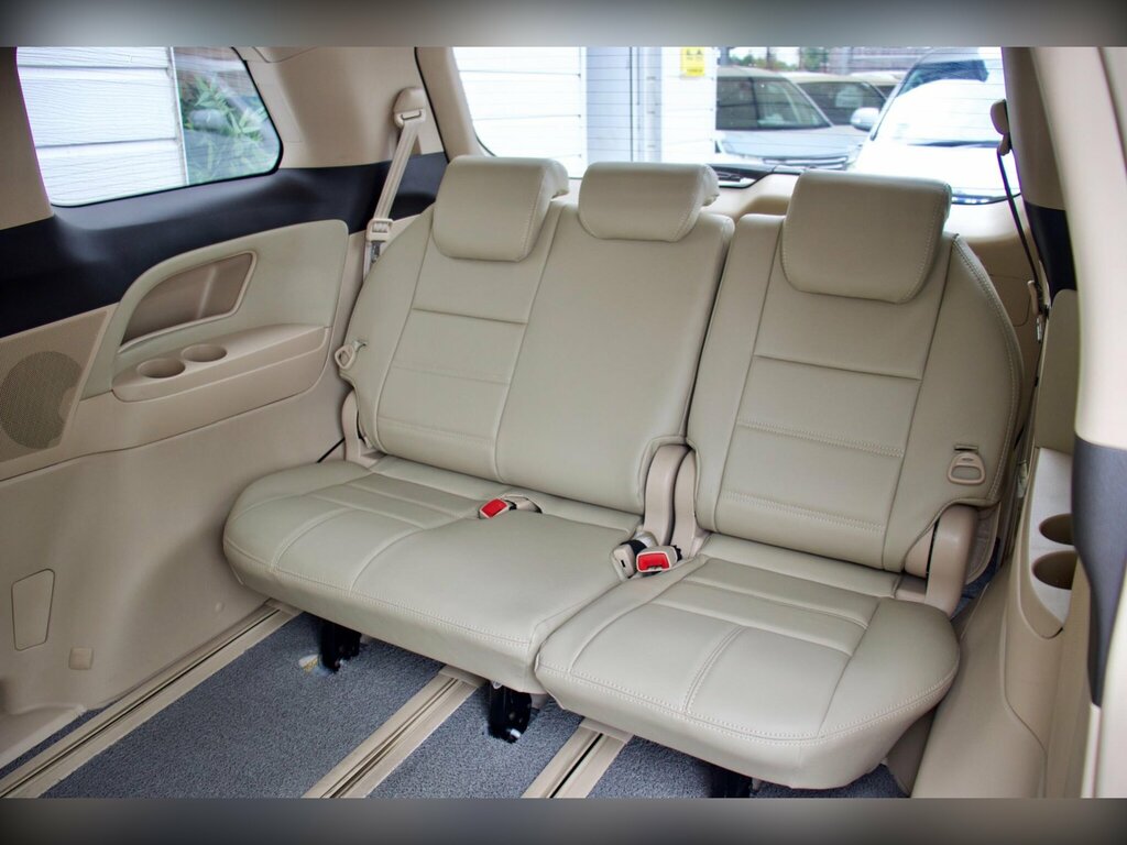 Toyota Estima Mpv White #25