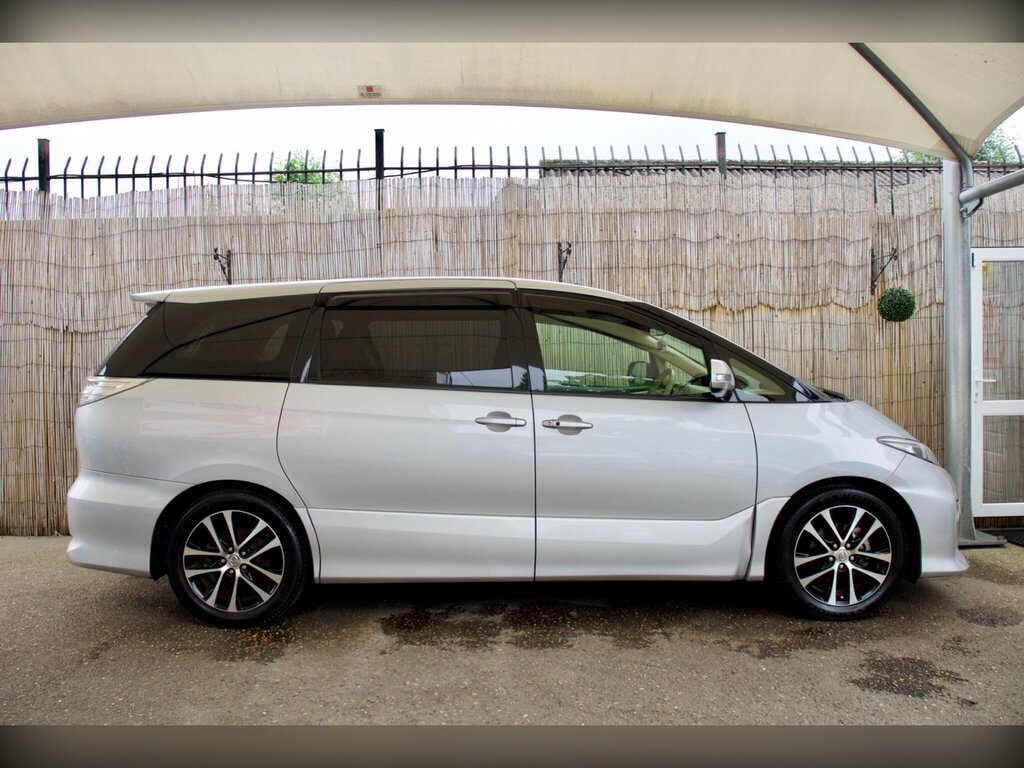 Toyota Estima Mpv White #8