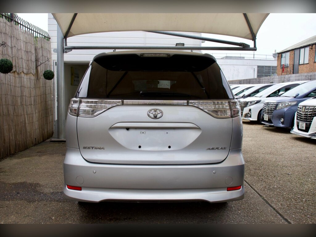 Toyota Estima Mpv White #10